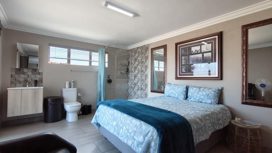 5 Bedroom Property for Sale in Island View Western Cape